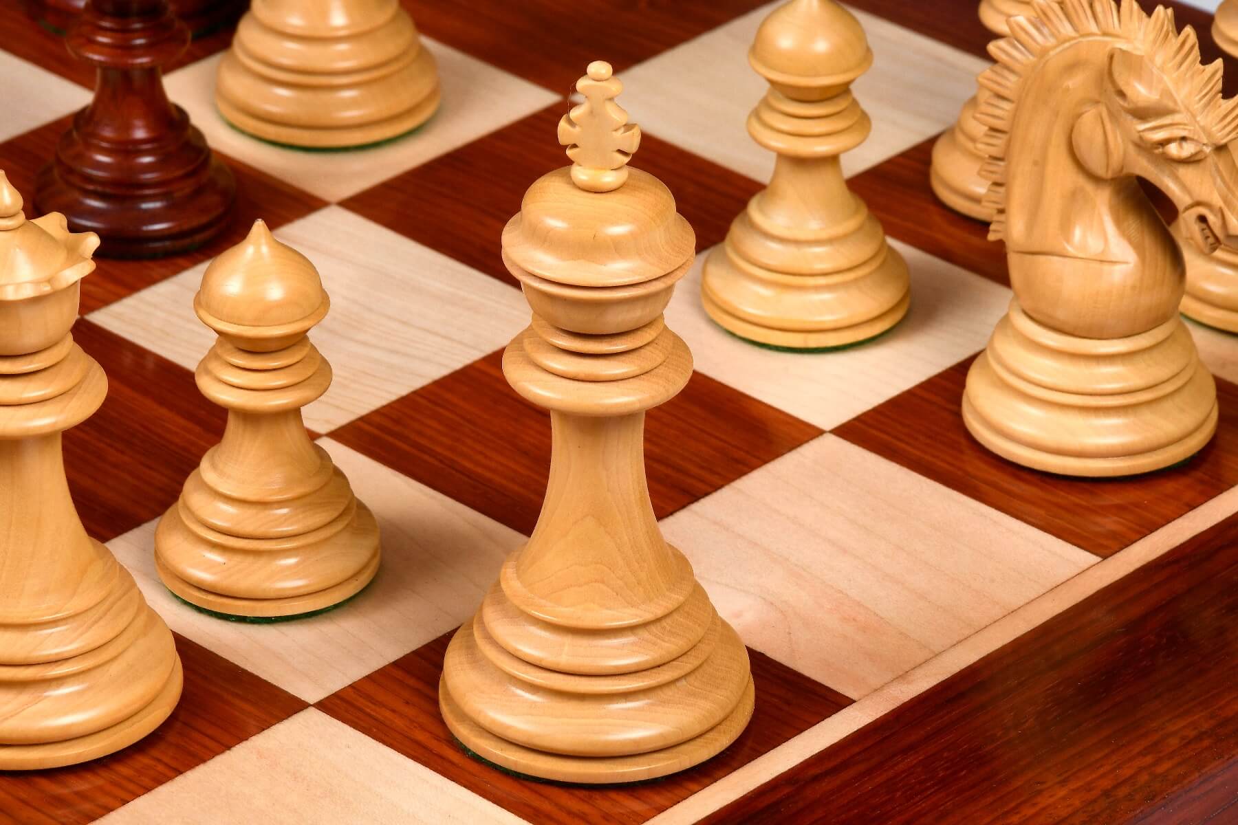3329-jeu d'échecs LARDY buis vernis plombé et feutré King 75 mm 3329-jeu d'échecs LARDY buis vernis plombé et feutré King 75 mm
