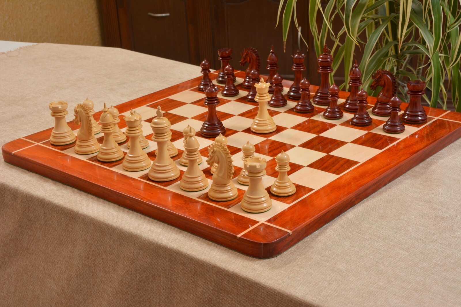 Jeu d'Echecs Sculpté