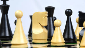 Jeu d'Echecs de Style Classique avec Cavalier Blanc