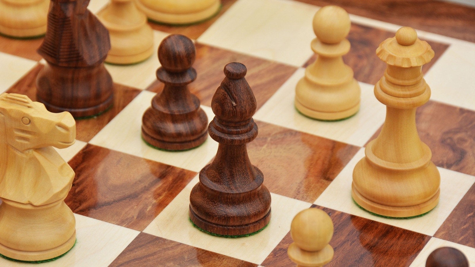 Jeu d'Echecs Français en Bois de Rose Pion