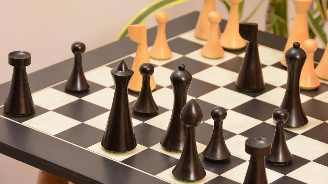 Jeu d'Echecs Minimaliste en Bois de Buis Echiquier