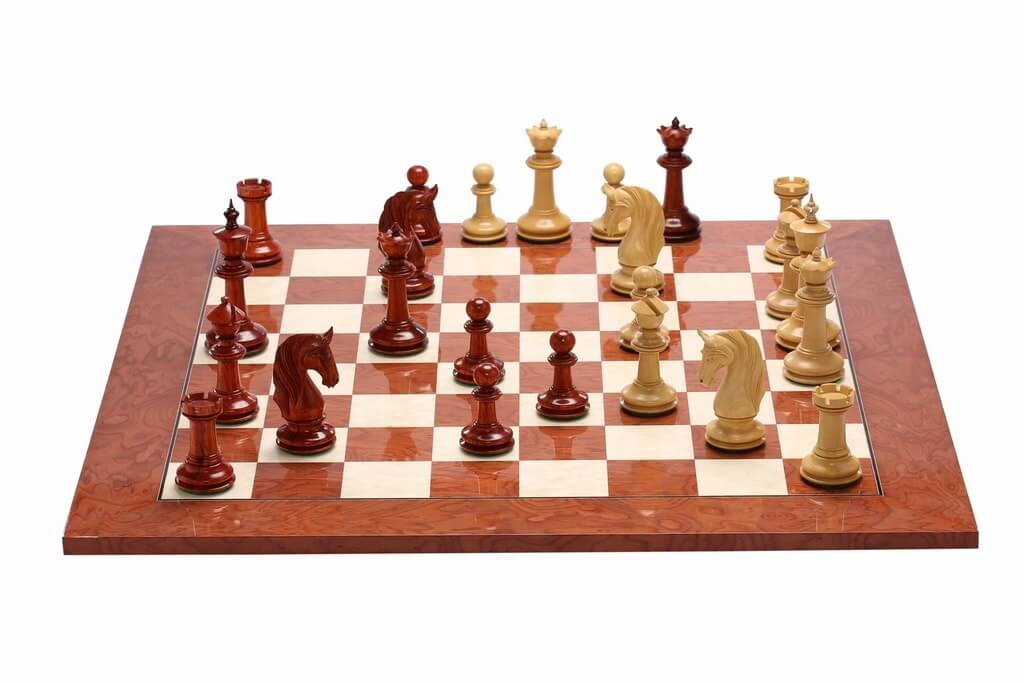 jeu echecs rouge et blanc tour