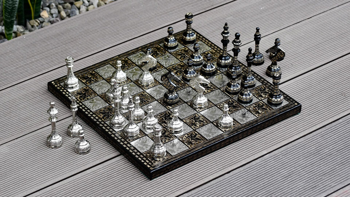 Pièces d'Échecs en Métal avec Cavaliers