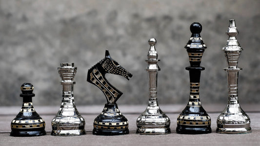 Pièces d'Échecs en Métal