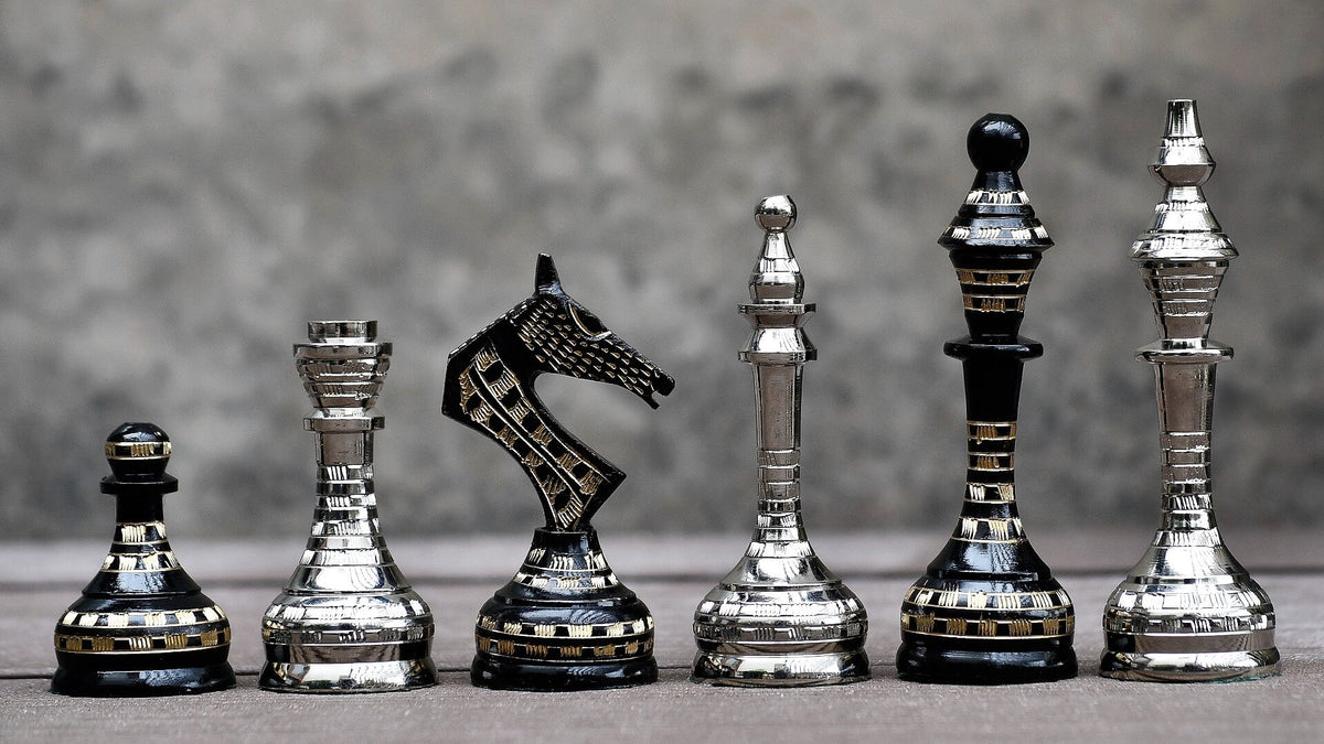 Pièces d'Échecs en Métal