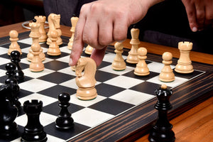 Pièces d'Échecs Royales<br> en Bois de Buis