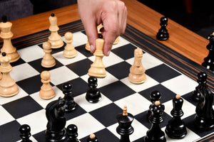 Pièces d'Échecs Royales<br> en Bois de Buis
