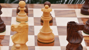 Pièces d'échecs en bois Tour