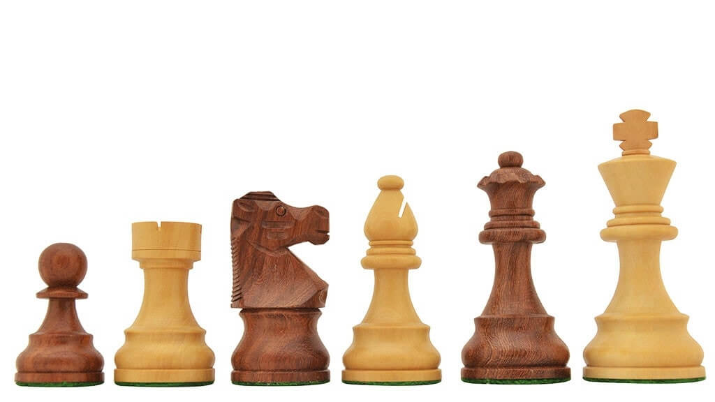 Pièces d'échecs en bois