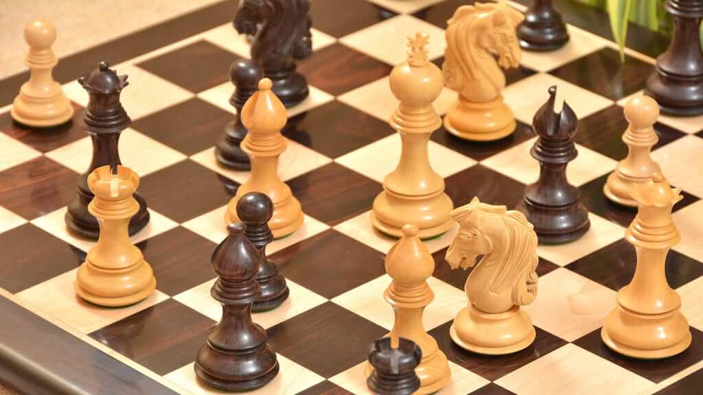 Pions d'Échecs en Bois Chevalier