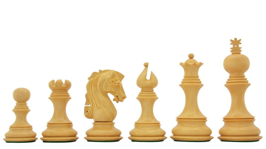 Pions d'Échecs en Bois Reine