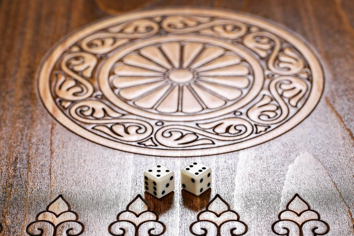 Plateau de Backgammon Flocon de Neige Dés et Pions Adverses