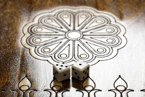 Plateau de Backgammon Oriental Dés