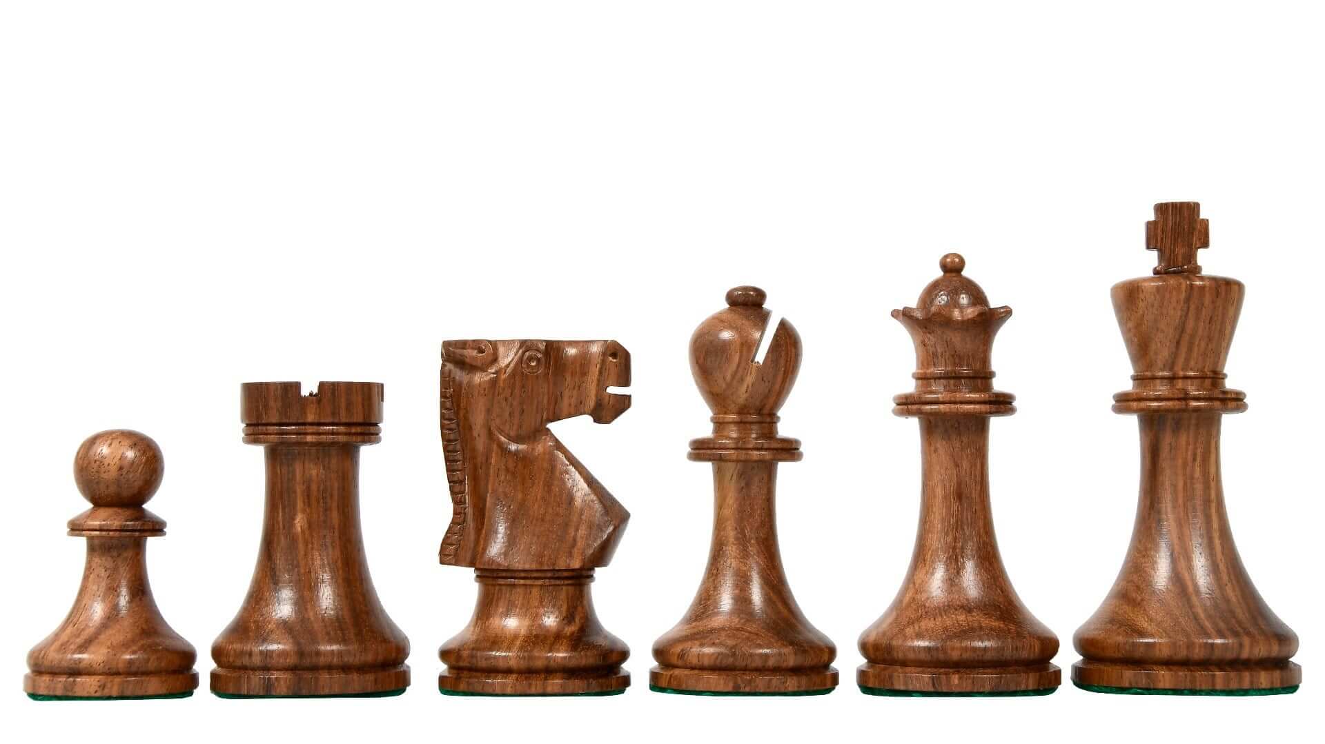 Vieux Jeu d'Echecs en Bois